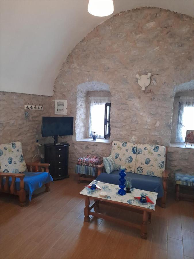 Stonehouse In Mani Penisula