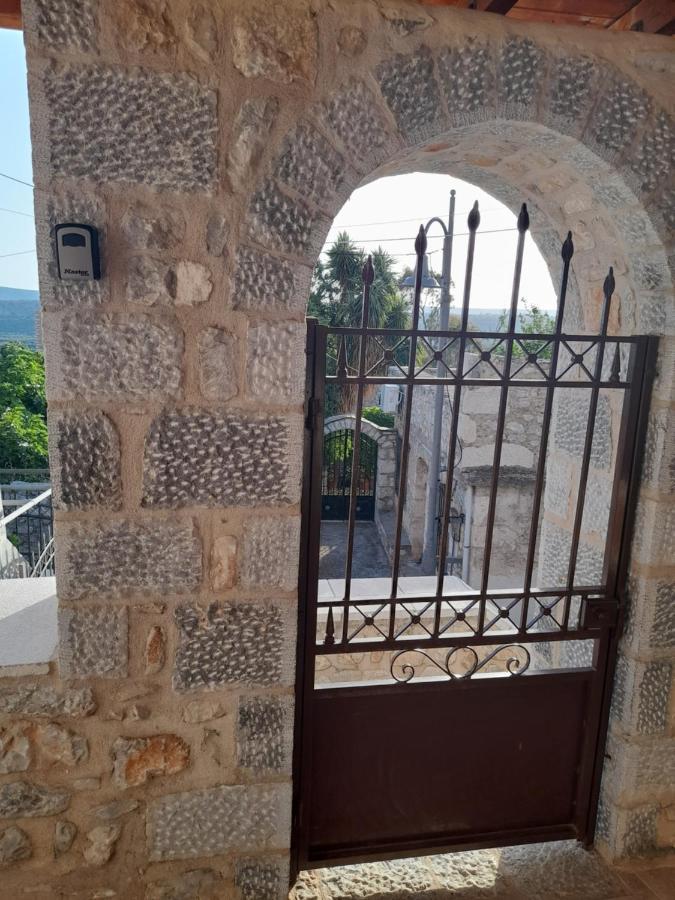 Stonehouse In Mani Penisula