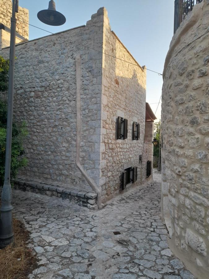 Stonehouse In Mani Penisula Koita